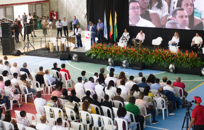 Le cumplimos a Buenaventura